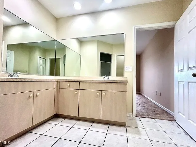 909 SW 47th Ter #201 — Photo 20