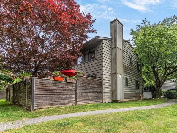 1910 Cedar Village Cres #39, North Vancouver, BC V7J 3M5