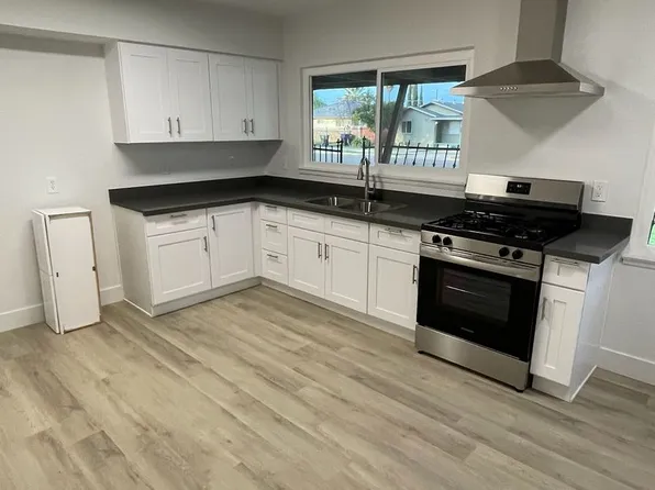 28 E Strother Ave, Fresno, CA 93706