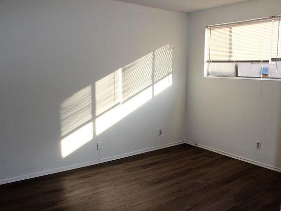 5th image of 7160 De Longpre Ave APT 7