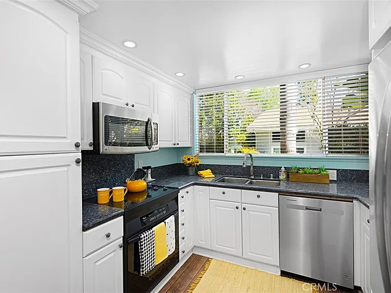 480 Calle Cadiz #B — Photo 15