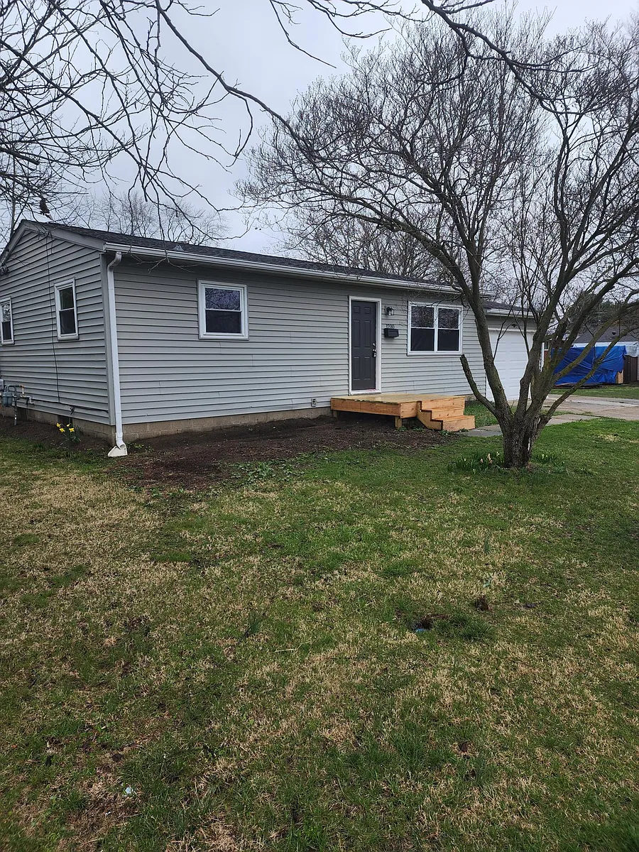 Building Photo - 1200 Hollar Ln