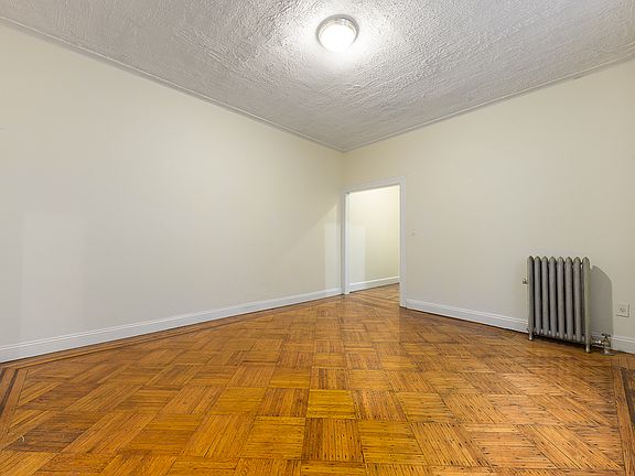 3rd image of 311 Lincoln Pl APT 5A