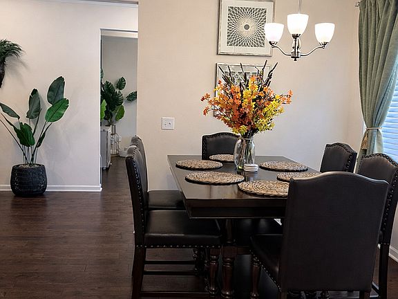 4th image of 208 Sebastian Cv