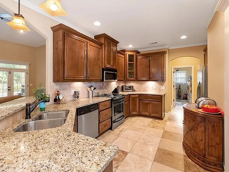 1025 Red Maple Way — Photo 2