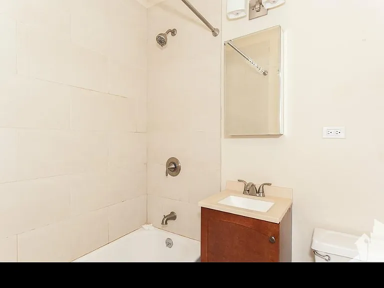 4725 N Leavitt St #4715-2 — Photo 9