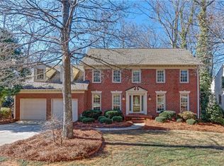 1525 Foxhollow Rd, Greensboro, NC 27410