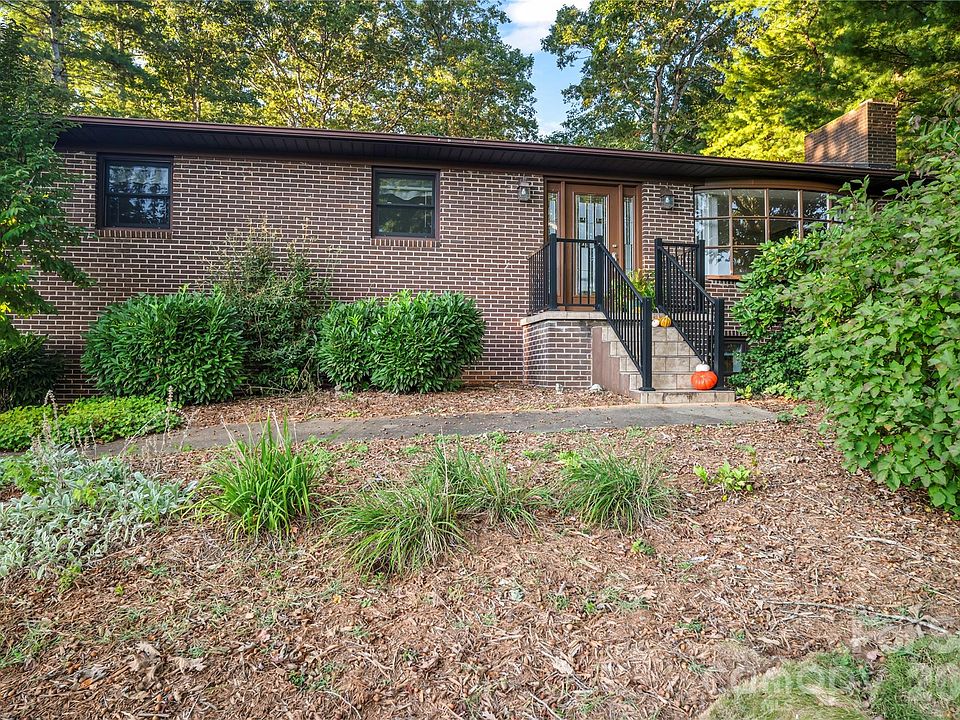 1st image of 9 Fullam Dr