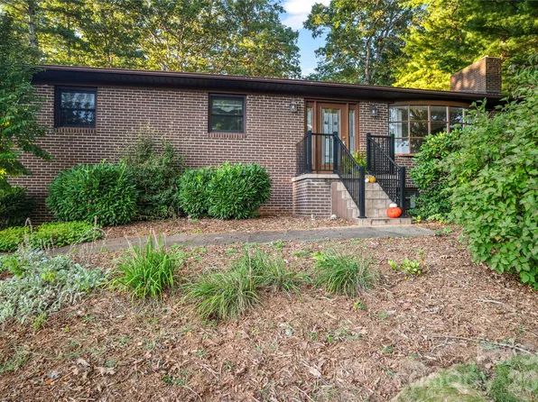 9 Fullam Dr, Arden, NC 28704