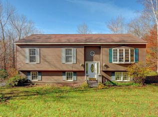 14 Ash Ln, Peru, MA 01235