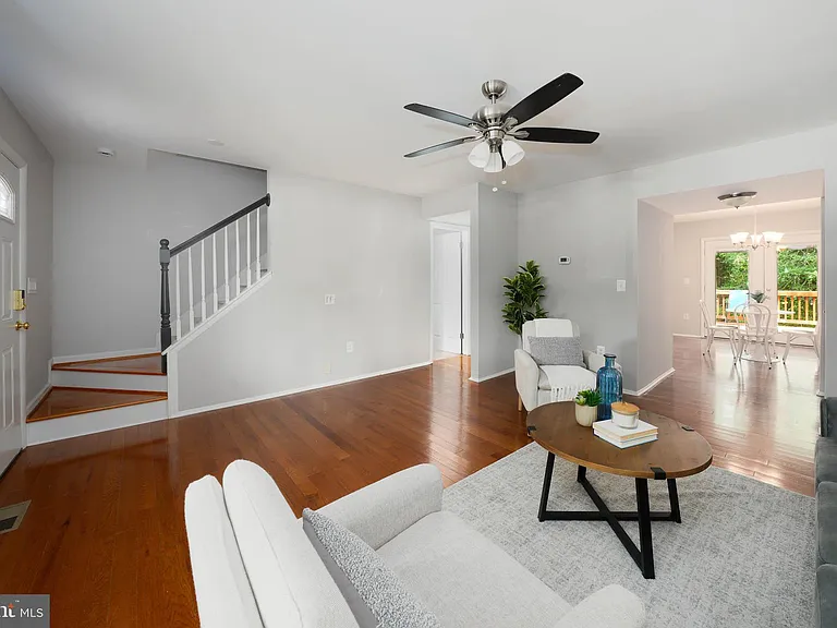 1025 Commanders Way N — Photo 26