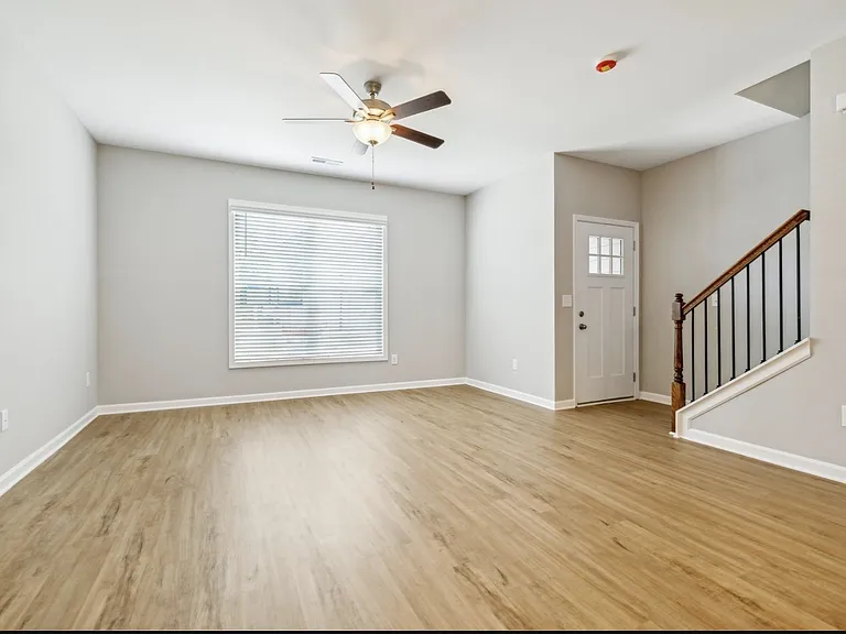 121 Floyd Jct — Photo 4
