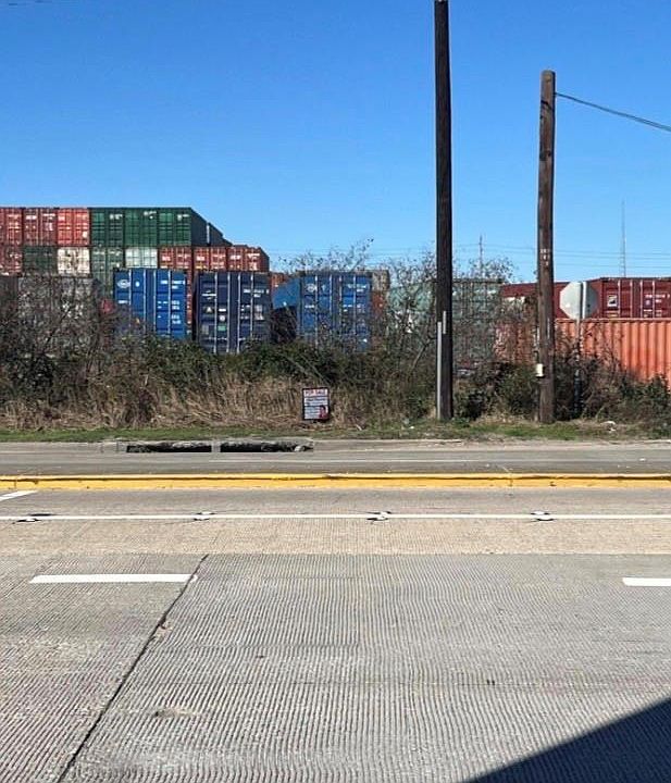 1st image of 0 W Barbours Cut Blvd