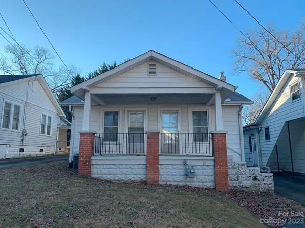 27 Oteen Park Pl, Asheville, NC 28805
