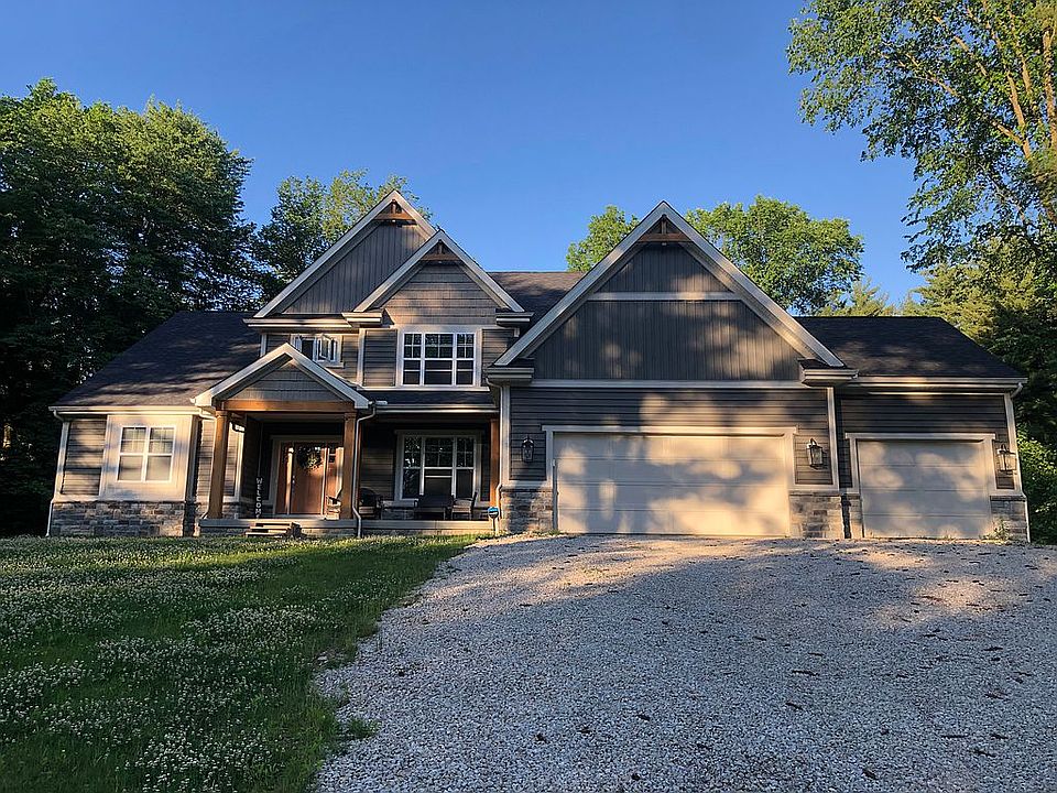 2nd image of 8827 Windy Hollow Rd