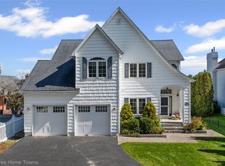 5802 Lakeshore Rd, Fort Gratiot, MI 48059