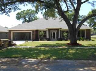 653 Powell Dr, Fort Walton Beach, FL 32547