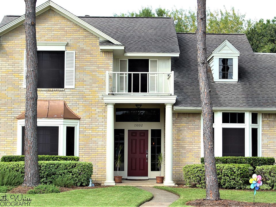 BEAUTIFUL home, QUIET street