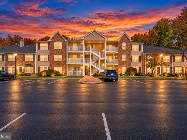 85 Cheverny Ct, Hamilton, NJ 08619