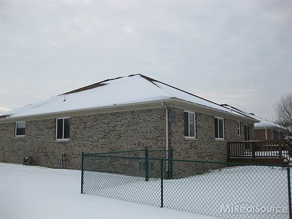 3rd image of 28359 Violet Dr