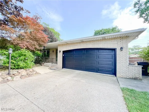 3155 Mercury Dr, North Royalton, OH 44133
