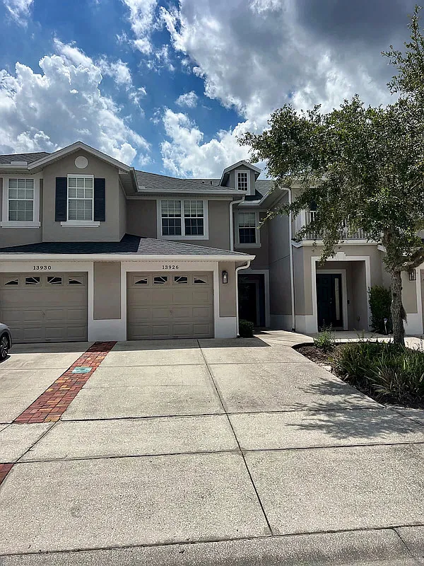3 bed, 3.0 bath, 1710 sqft, $2,300 — Photo 1