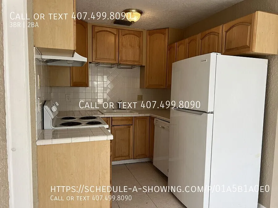 731 W. Comstock Avenue | $1795| 3 beds, 1 full and 1 half bath — Photo 2