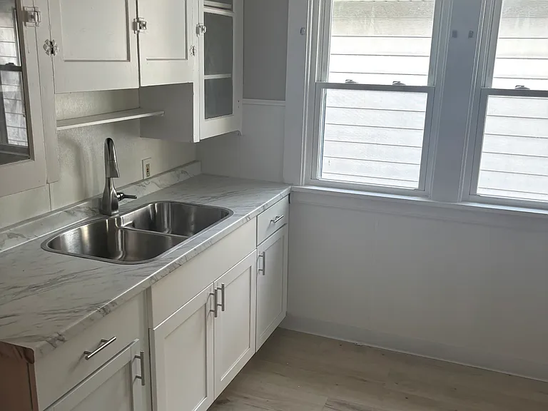 15406 Holmes Ave #1 — Photo 3