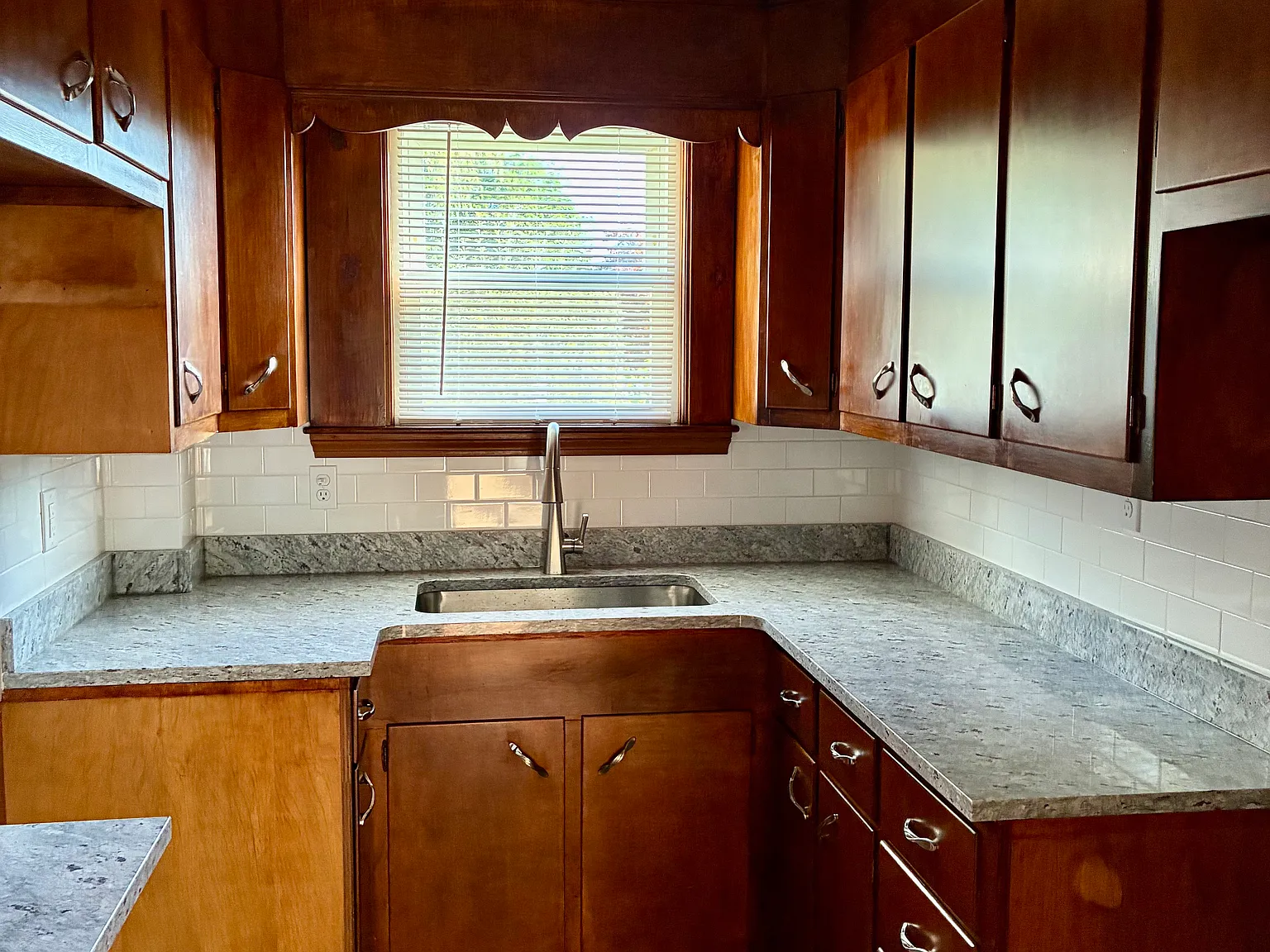 35 Perry St — Photo 4
