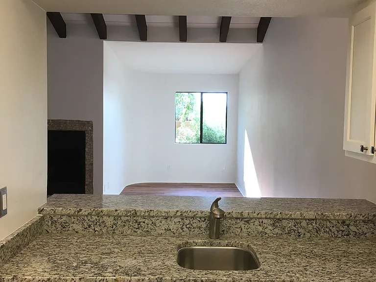 3625 N Forgeus Ave — Photo 9