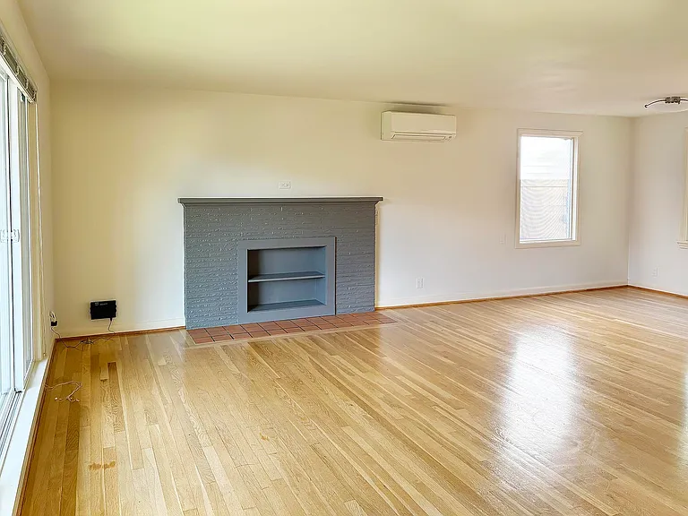 3412 NW Market St #MAIN FLOOR — Photo 7