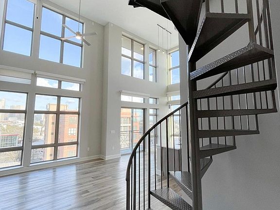 4th image of 1958 W Gray St #318