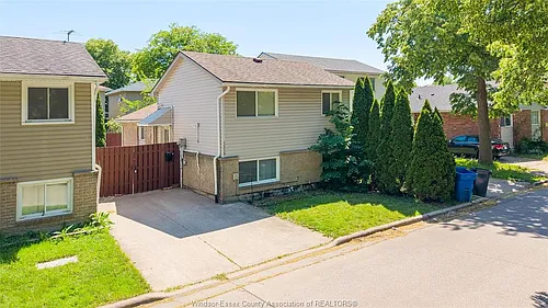 1229 Arncliffe Pl Photo 1
