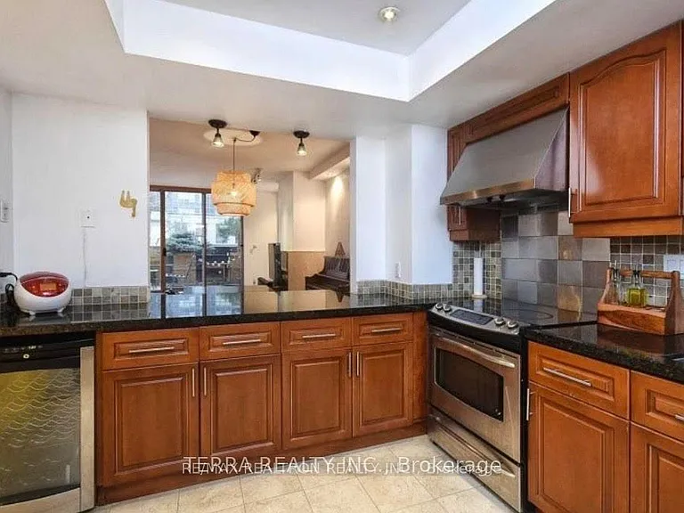 1 Duplex Ave #105 — Photo 2