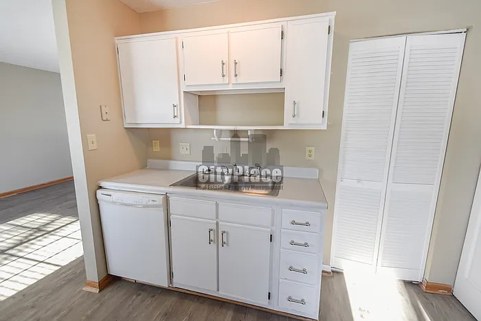 47 Meadow Ct W — Photo 11
