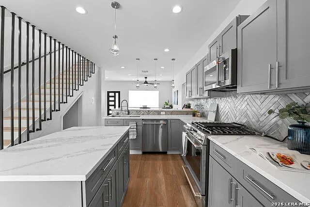 117 Carle Ave — Photo 14