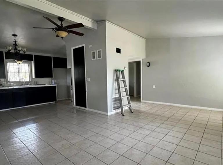 1822 E Madison Ave — Photo 9