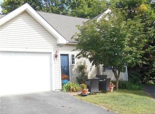 24 Old Line Ln, Canton, CT 06019