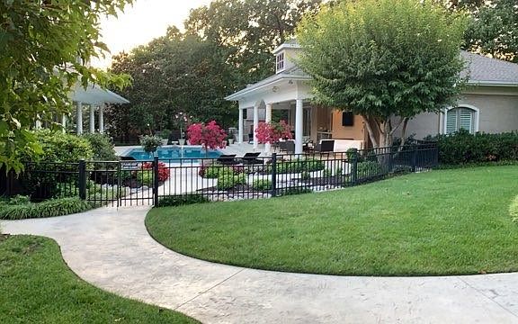2nd image of 2935 N Williamsburg Ln