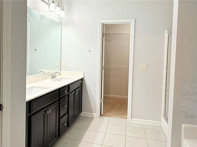 1033 Haley Woods Ln — Photo 18