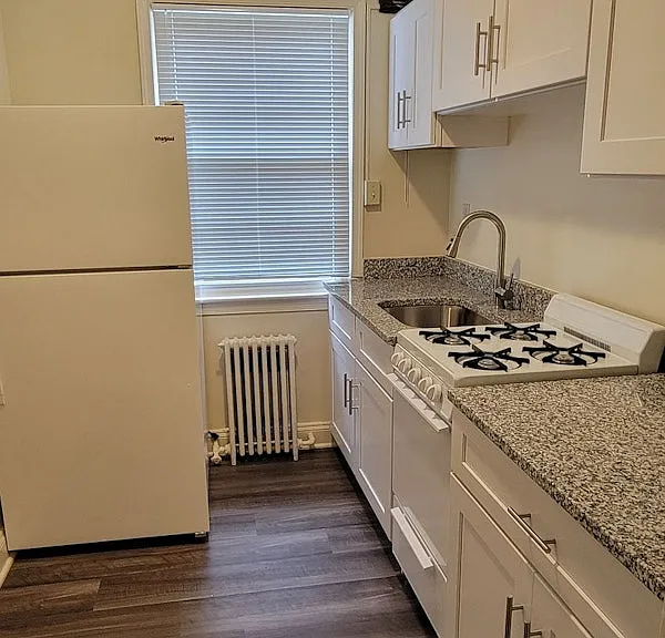 Lee Albemarle Apartments — Photo 1