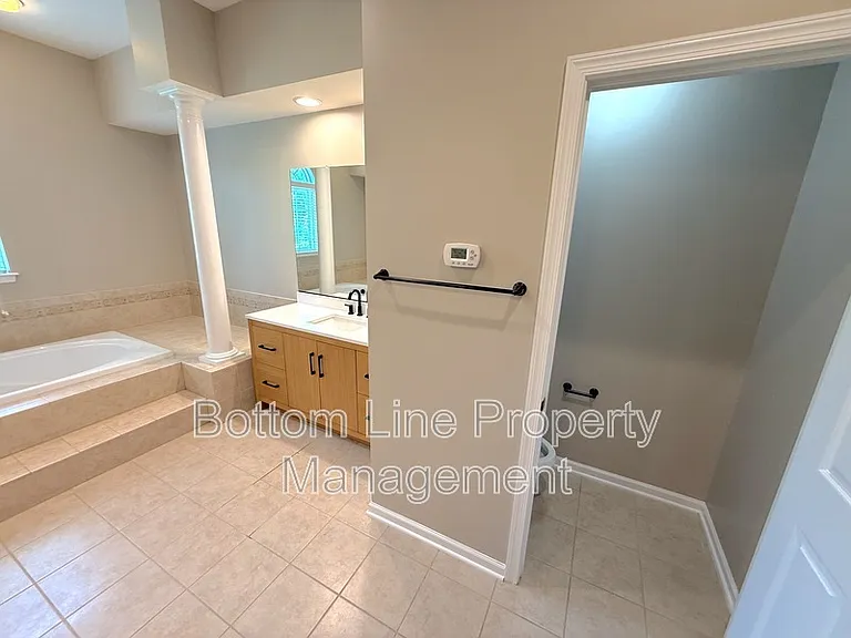 15007 Skypark Dr — Photo 36