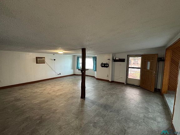 4th image of 2221 N Mora Dr