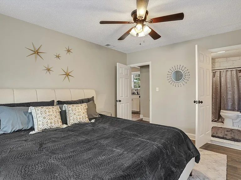 720 Dixon St — Photo 22