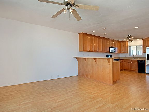 5th image of 4477 Mentone St Unit 205