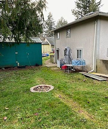 2nd image of 1824 Summit Dr
