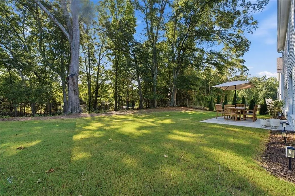 5 bed, 3206 sqft, $4,950 — Photo 2