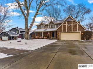 1611 S 170th St, Omaha, NE 68130