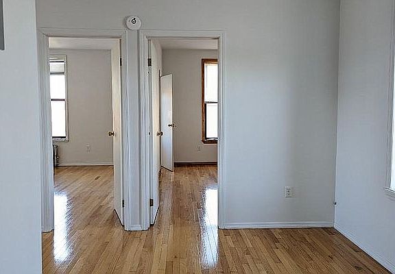 3rd image of 561 17th St #3L
