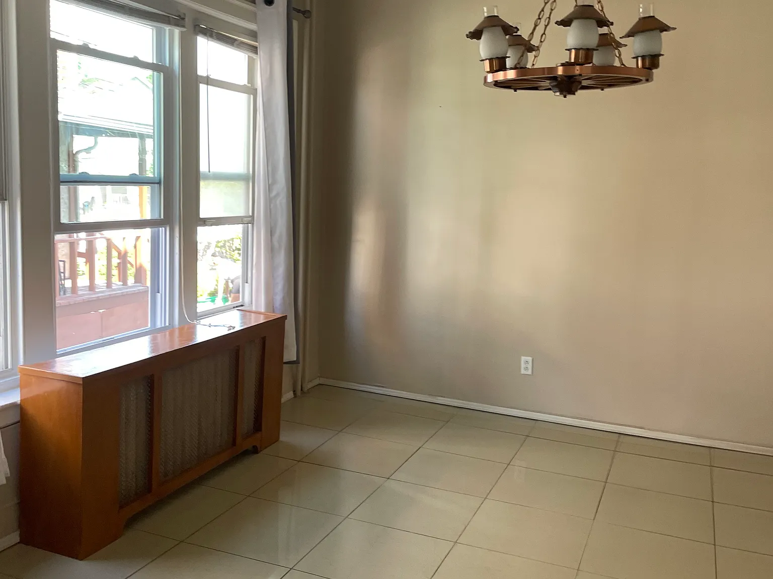 3 bed, 2.5 bath, 1420 sqft, $2,000 — Photo 4